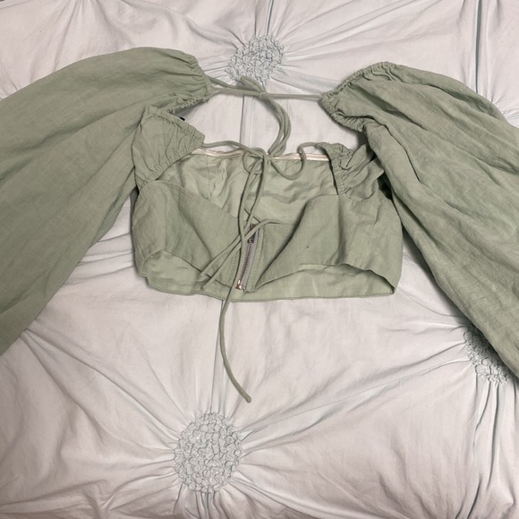 Green Cropped Blouse - Picture 2 of 3